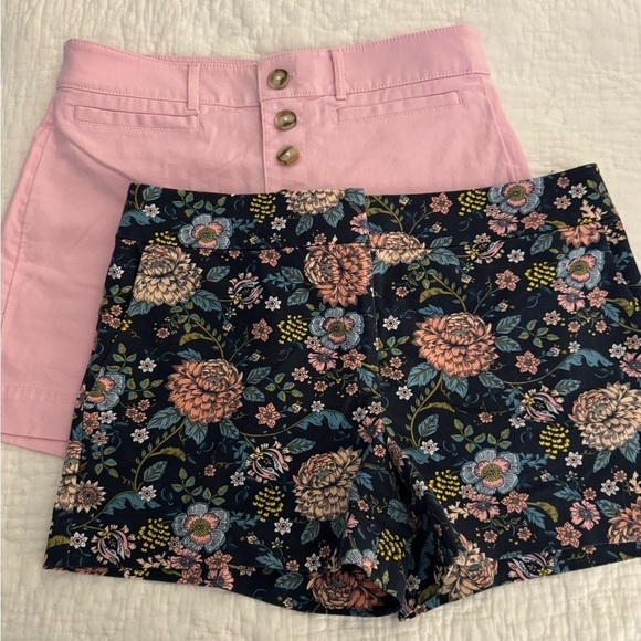 LOFT Pants - 2 pair Loft shorts, size 6 EUC one pink with patch pockets & navy floral Riveria